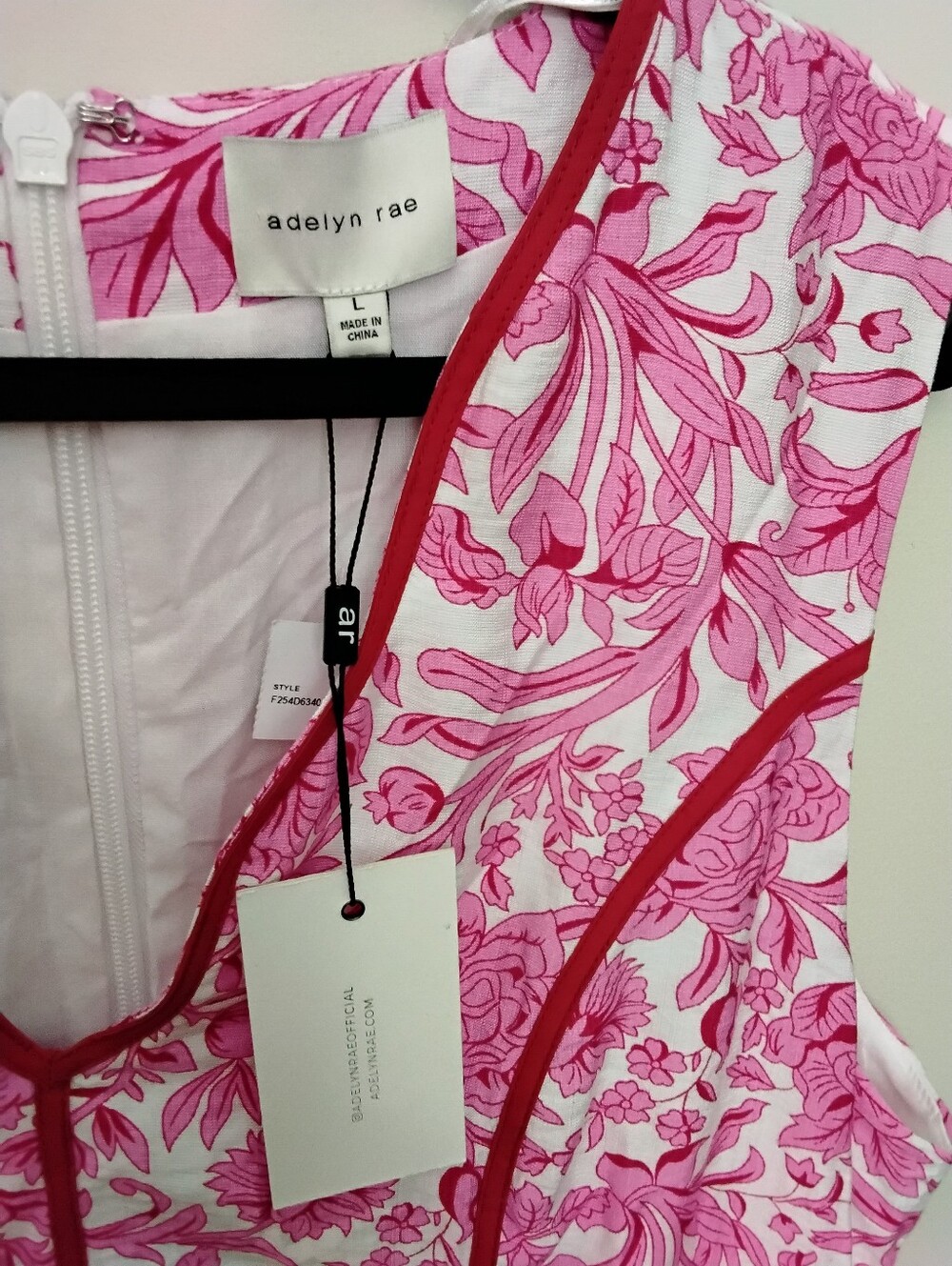 Adelyn Rae Pink Floral Sleeveless V-Neck Dress Large - Picture 5 of 6